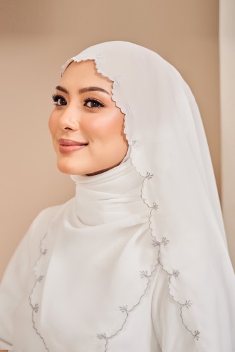 (AS-IS) LELIA Sulam Shawl in Pearl White